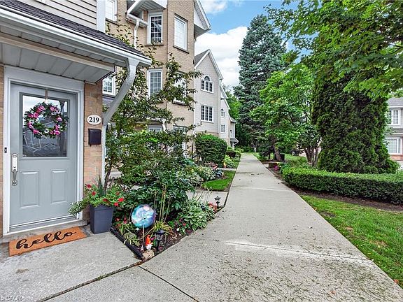 3rd image of 2110 Cleaver Ave #219