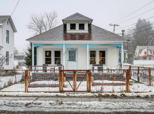 340 York St, Poultney, VT 05764