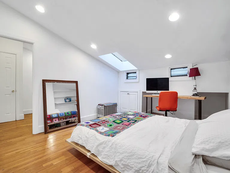 385 Madison St #3 — Photo 4