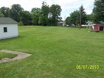 3rd image of 140 S Park Dr