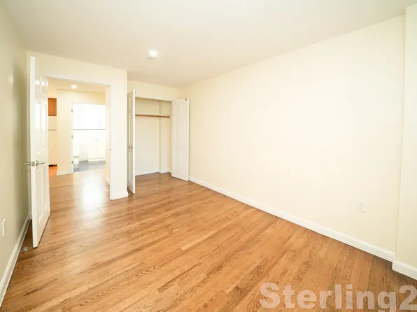 28-21 Astoria Boulevard image 7 of 15