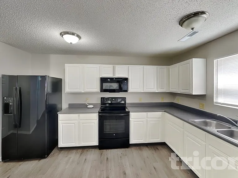 8312 Centenary Dr — Photo 5
