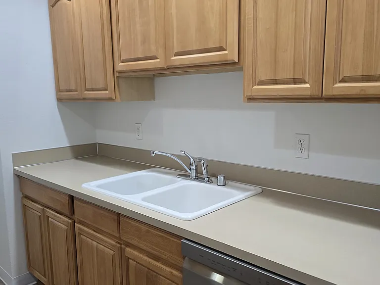 108 Factory Ave N #3C — Photo 6