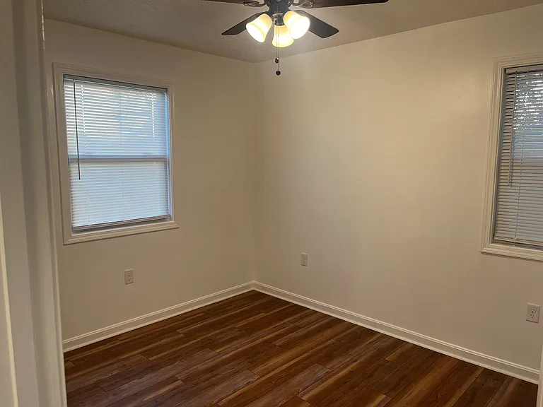 2130 Lincoln Farm Rd — Photo 5