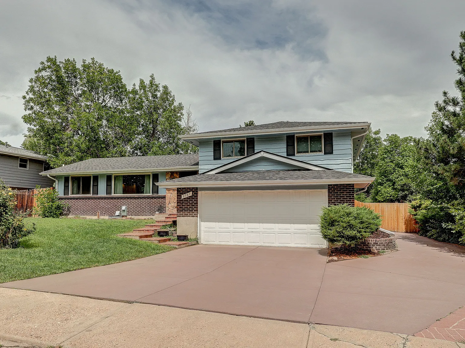 3 bed, 2526 sqft, $3,800 — Photo 2