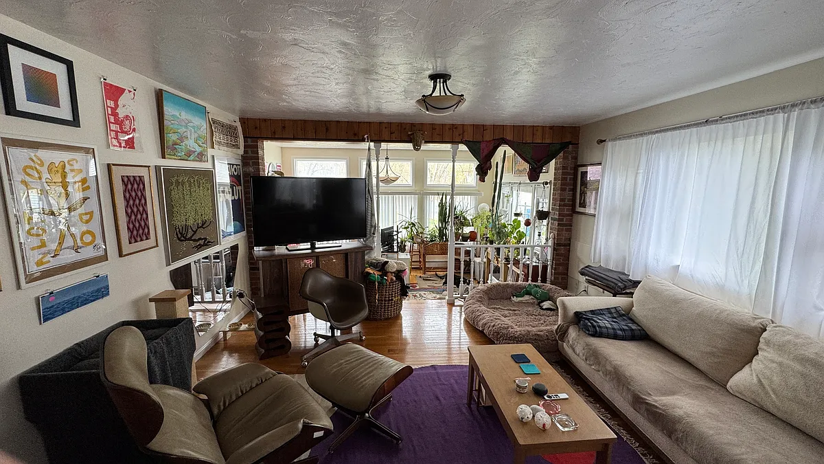 Building Photo - 1859 River St #1R