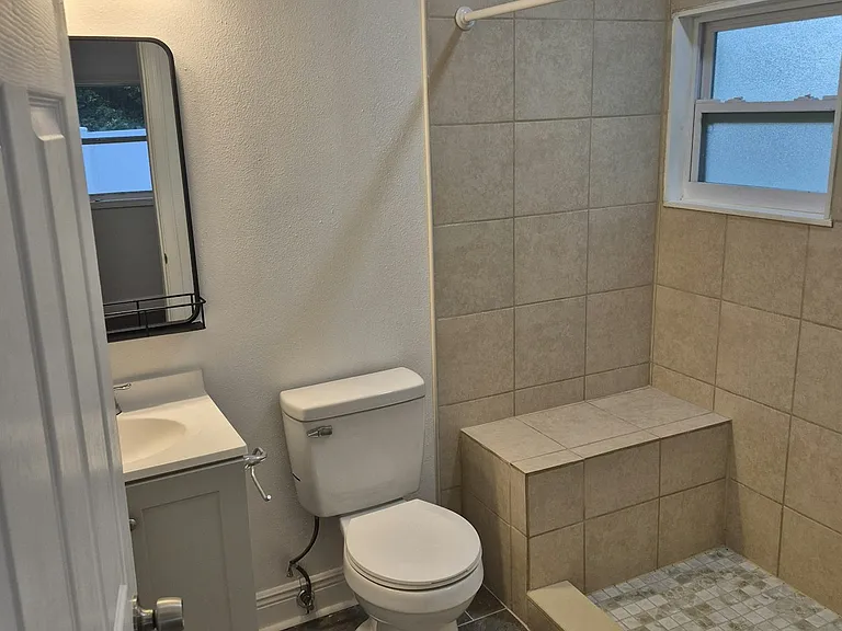 1402 E Bougainvillea Ave — Photo 7