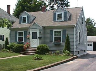 1217 Hope St, Bristol, RI 02809