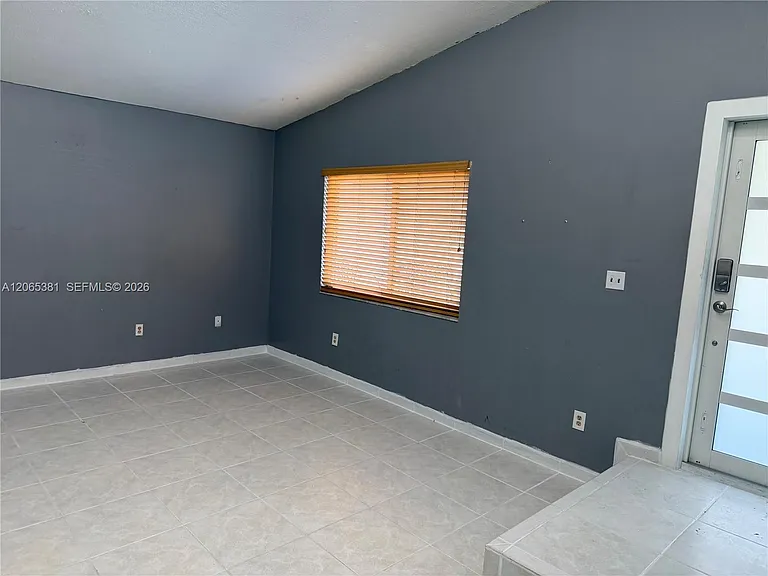 3613 SW 112th Pl — Photo 5