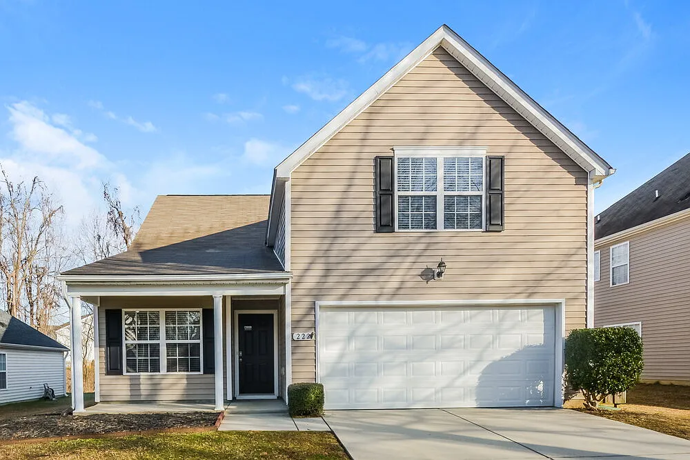 3 bed, 2.5 bath, 2332 sqft, $2,030 — Photo 1