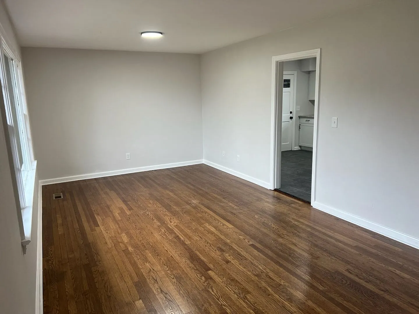 Newly renovated 3bed 1bath for rent! — Photo 3
