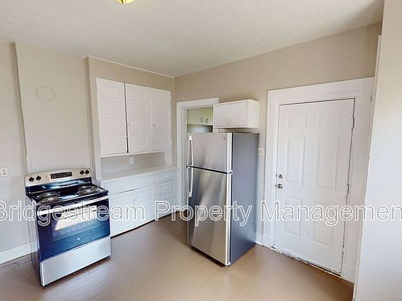 4th image of 808 Huffman Ave