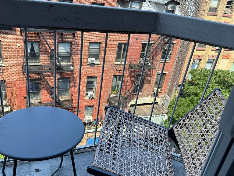 184 Thompson St #5T — Photo 6