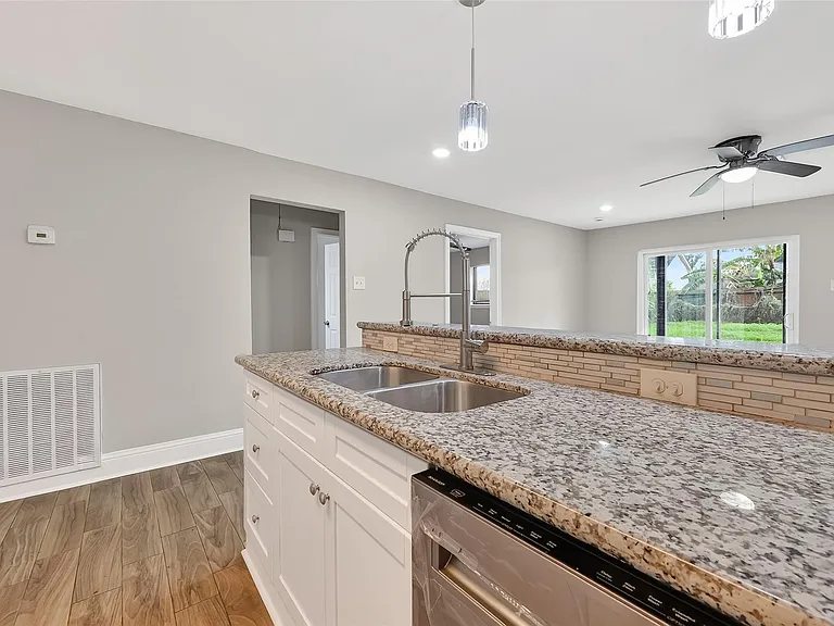 11107 Cedarview Ln — Photo 18