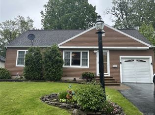 109 Plaxdale Rd, Liverpool, NY 13088