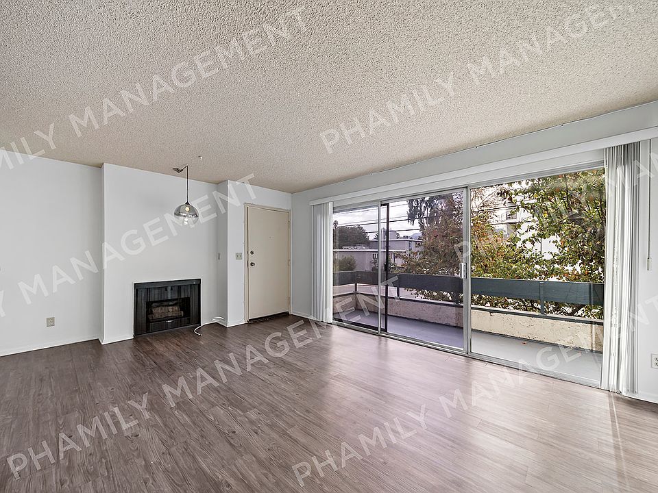 1st image of 12701 Moorpark St #201