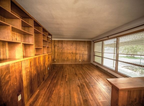 4th image of 434 Faye Ave