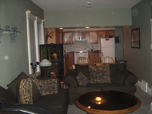 Living to kitchen lower