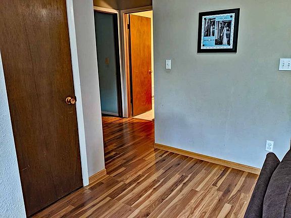 4th image of 2511 Wilson Ave