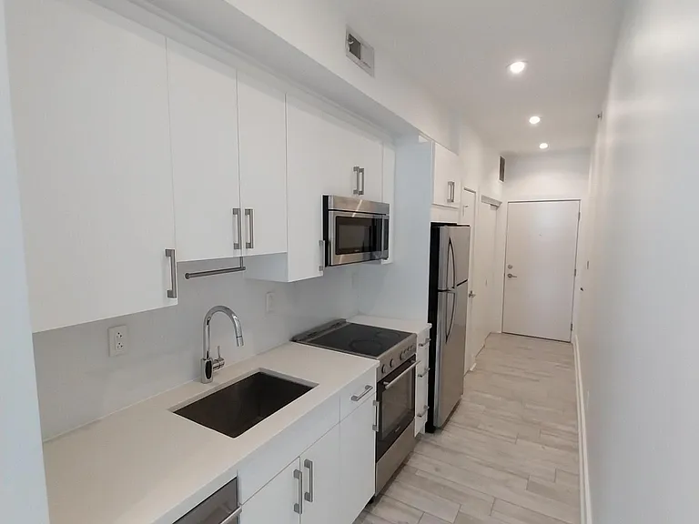 1169 N Hope St #1C — Photo 11