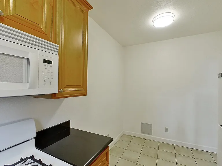 2644 Dwight Way — Photo 11