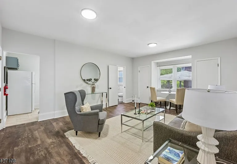 44 Gates Ave #2 — Photo 7