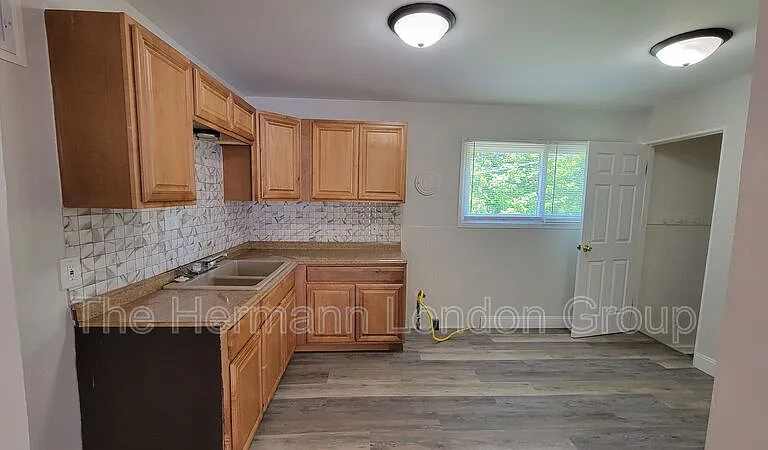 3437 Elmhurst Dr — Photo 4