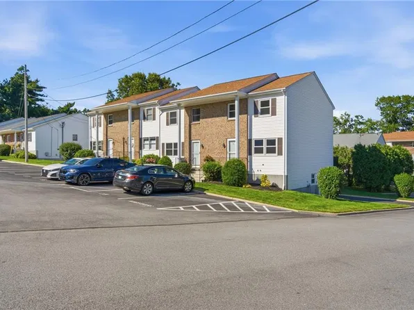 16 Scenery Ln, Johnston, RI 02919