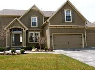 12461 S Solomon Rd, Olathe, KS 66061