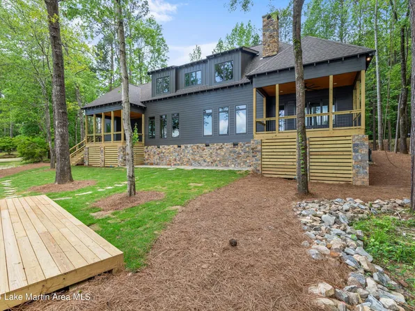 796 Woodvine Rd, Alexander City, AL 35010