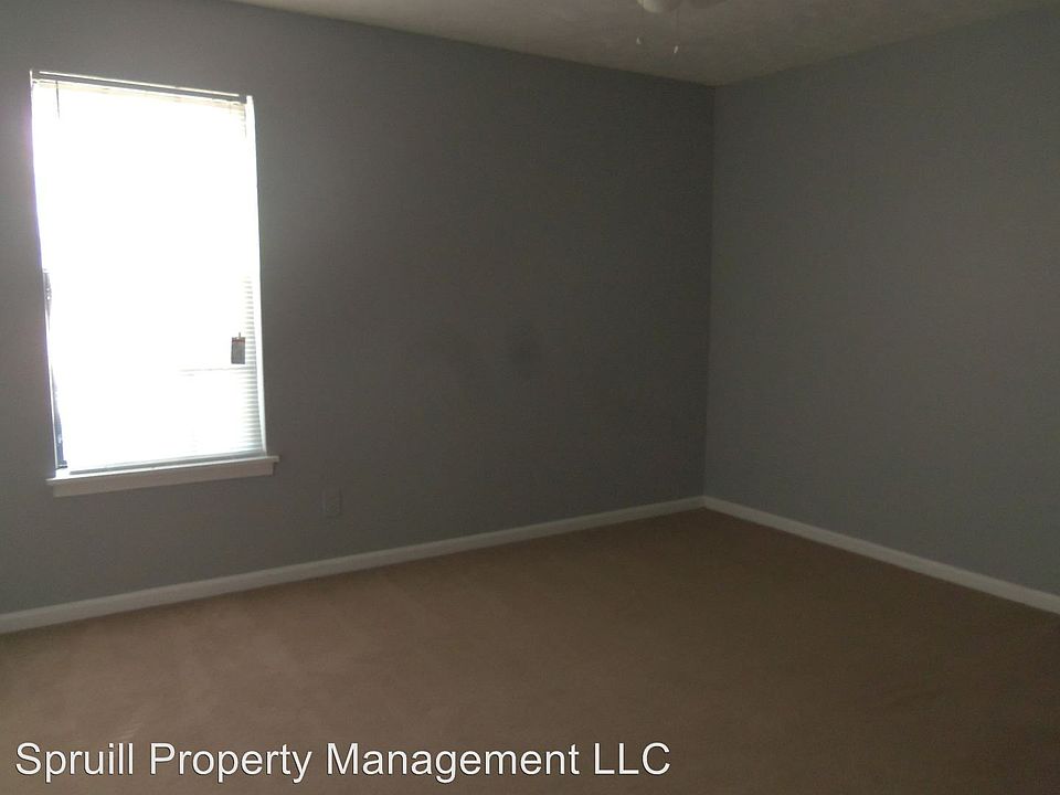 2nd image of 150 Park Cir #B