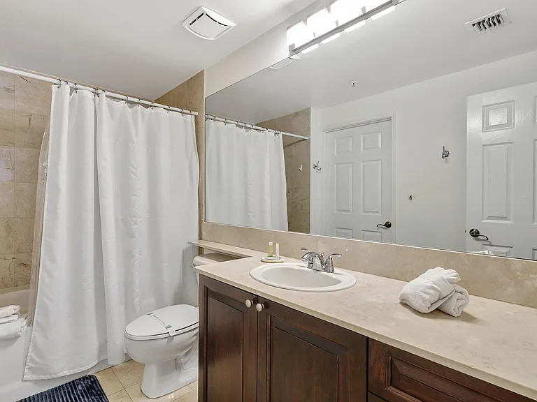 580 Sapodilla Ave #105 — Photo 16