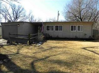 2917 SW 36th St, Topeka, KS 66614