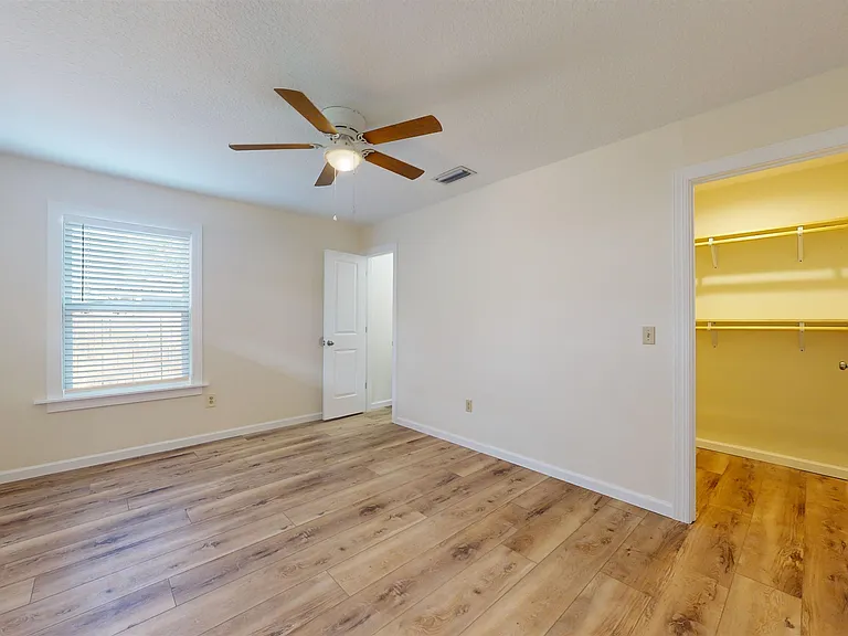 620 Segovia Rd — Photo 18