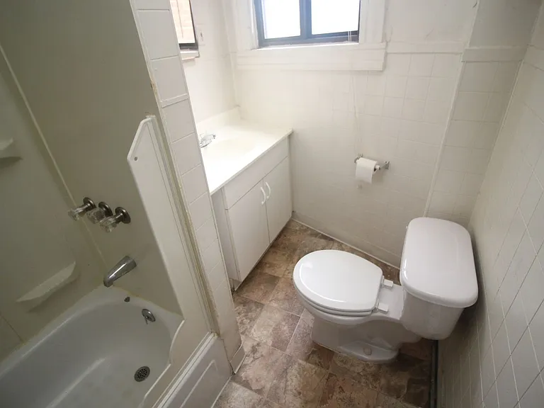 2820 Guilford Ave. — Photo 12