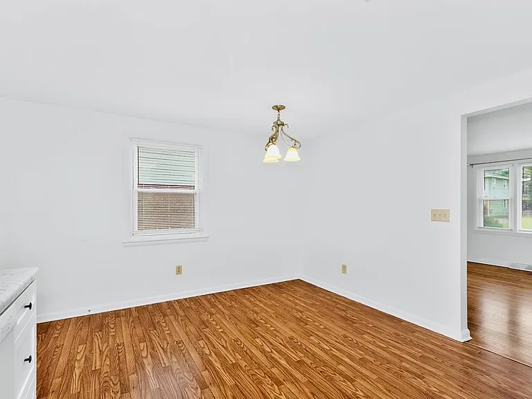 30 Commodore St #B — Photo 19