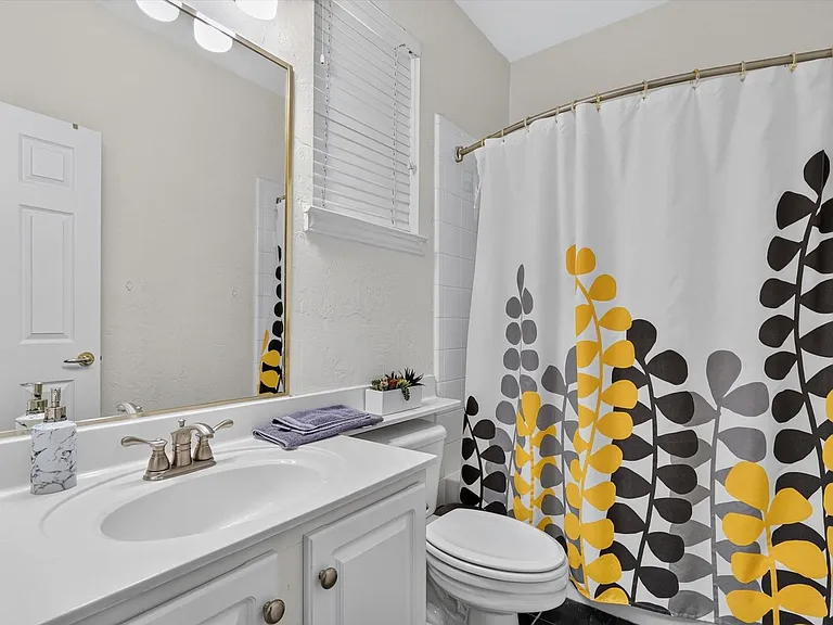 4730 Hampshire Dr — Photo 22