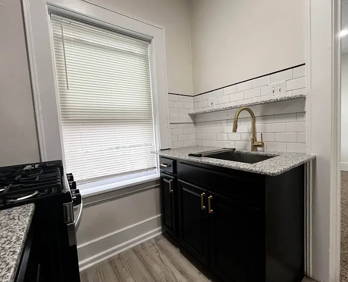 1946 E Main St #17 — Photo 4