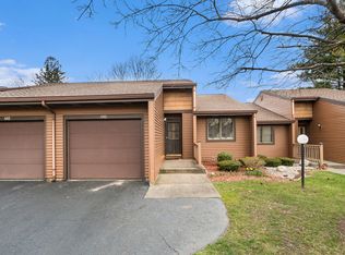 640 Maple Creek Dr, Holland, MI 49423
