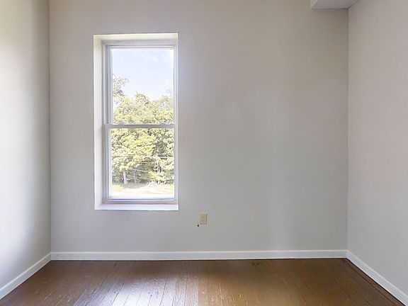 4th image of 311 Walnut Ave #B