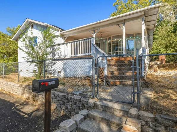 18223 Hammer Ln, Tuolumne, CA 95379