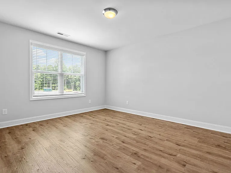 324 W Saltgrass Ln — Photo 10