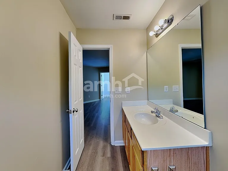 918 Pristine Ln — Photo 16