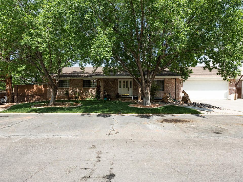 1st image of 1253 E Chokeberry Dr