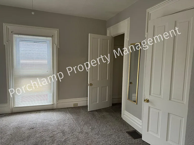 547 Coit Ave NE #3 — Photo 9