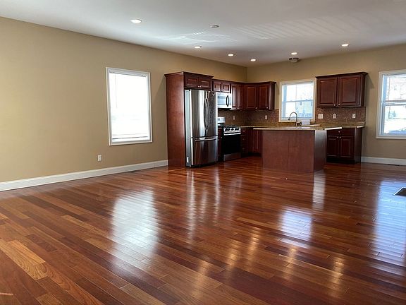 5th image of 184 Ives St Unit 3