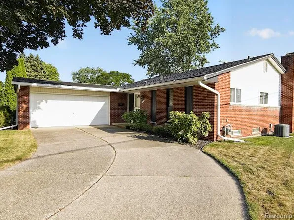 36115 Summers St, Livonia, MI 48154