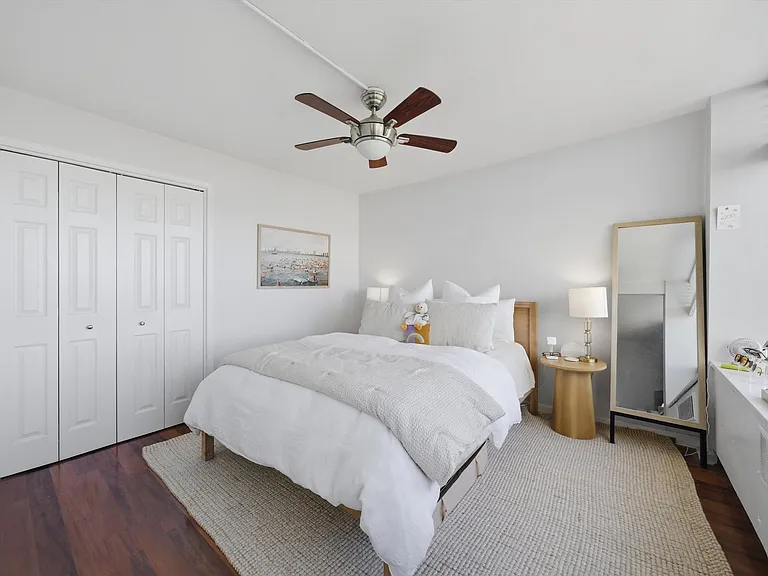 1455 N Sandburg Ter #1107 — Photo 9