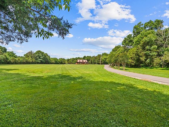 5th image of 2465 Browns Mill Rd