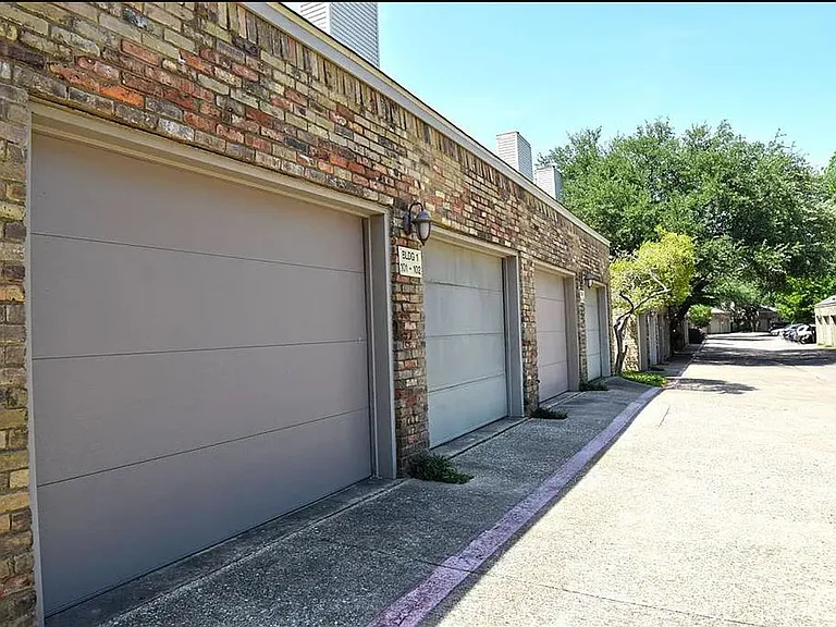 7340 Skillman St — Photo 17